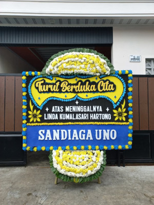 Papan Bunga Duka di Teluk Pakedai